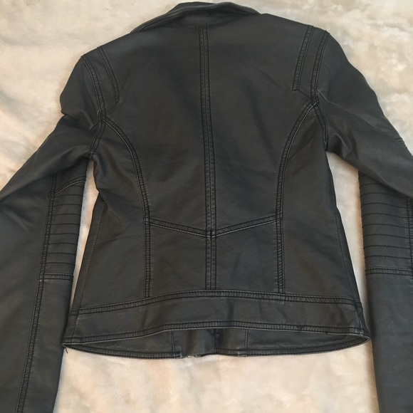 Hollister Washed Faux Leather Biker Jacket - Picture 4 of 8